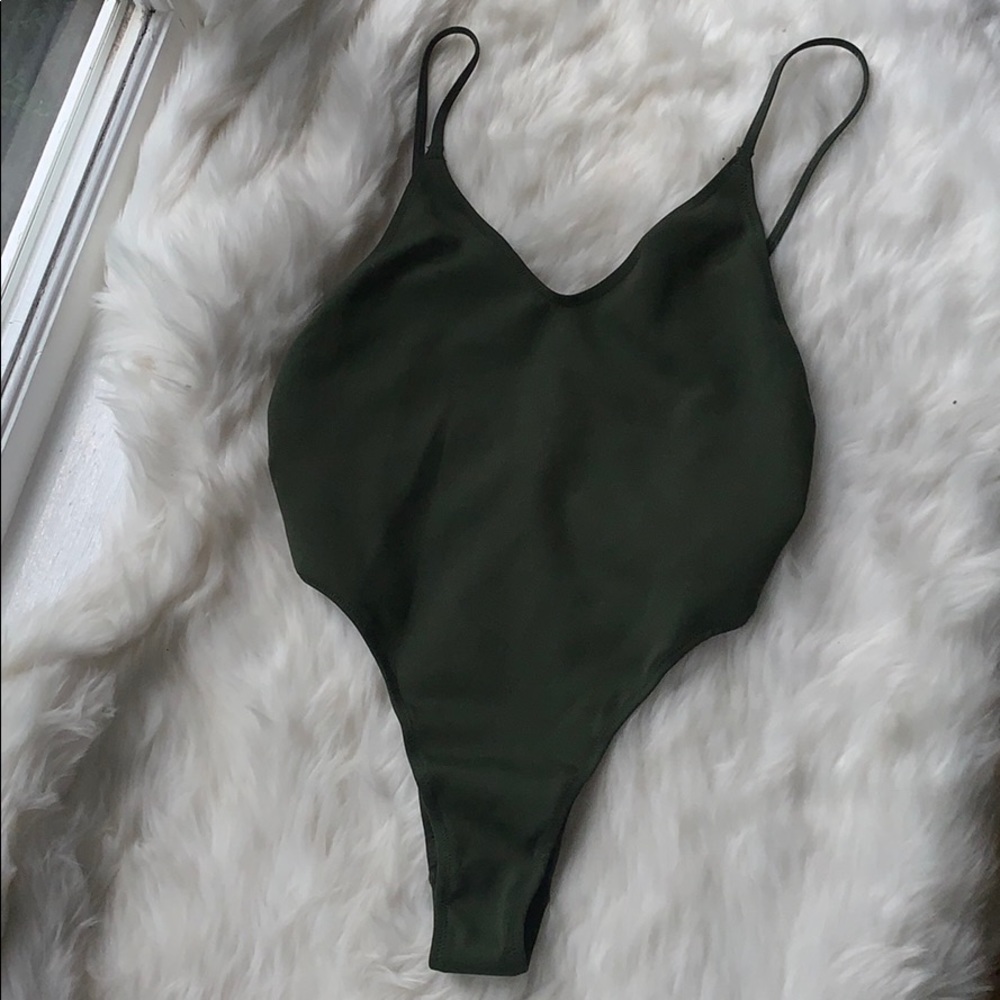 NWT Kendall & Kylie high thigh full piece